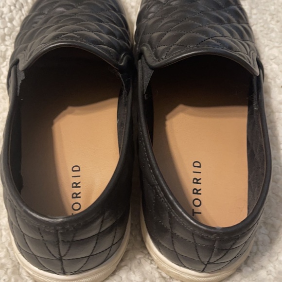 Torrid quilted slip on sneakers size 8W - Picture 4 of 6